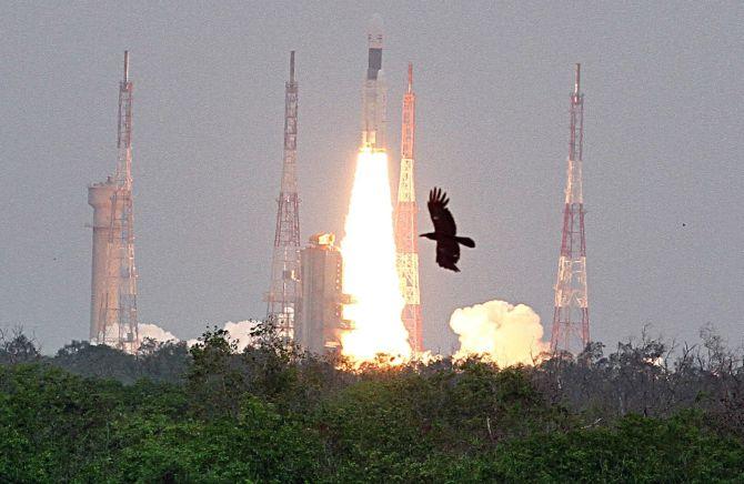 Chandrayaan-2 lander lowers orbit further