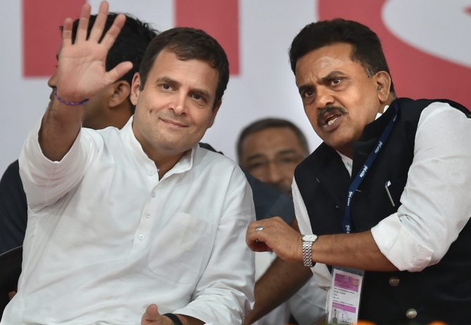 Sanjay Nirupam with Rahul Gandhi in 2019