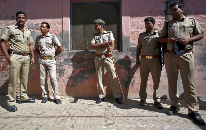 Two female UP cops requesting gender change raises questions on male  constable criteria