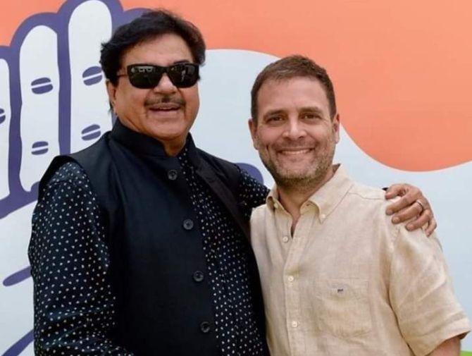 Shatrughan Sinha with Rahul Gandhi in New Delhi, March 28, 2019. Photograph: Kind courtesy @ShatrughanSinha/Twitter