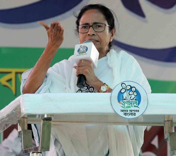 West Bengal chief minister Mamata Banerjee addresses a rally at Barjora, Bankura. Photograph: @AITCofficial/Twitter