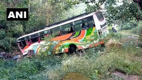 4 dead, 30 injured in bus accident in Maharashtra