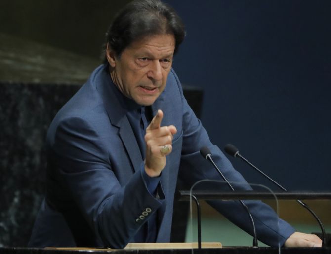 Pak army disputes Imran's claim of US wanting him out