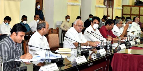 Karnataka CM holds a meeting with doctors