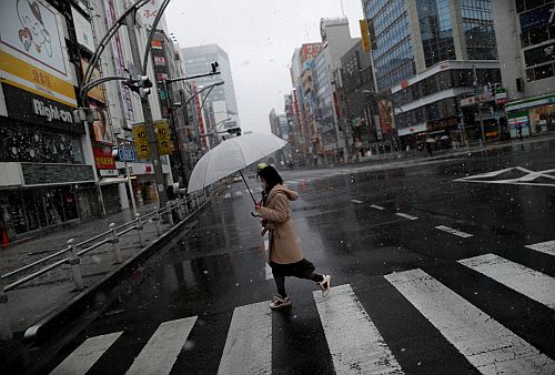 Eerily empty streets in Tokyo