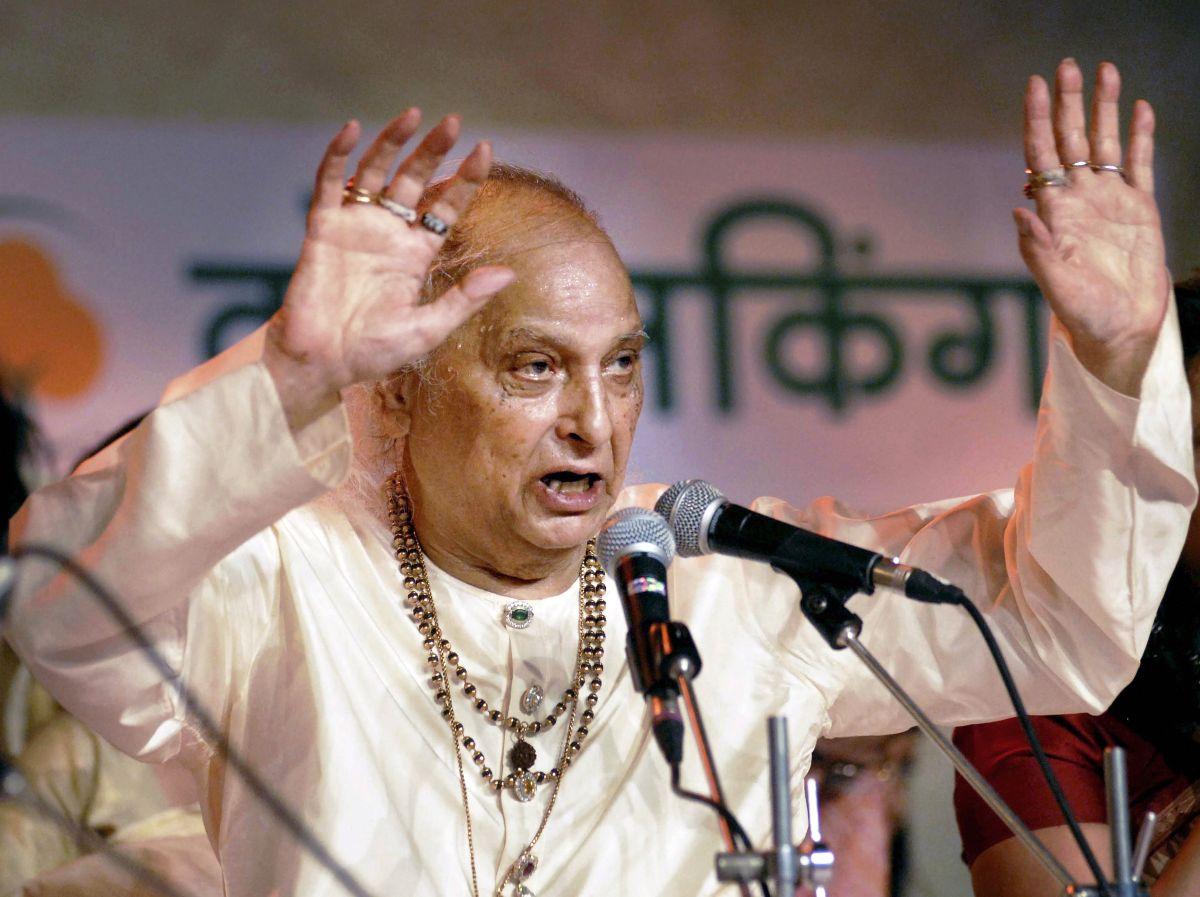 Classical Vocalist Pandit Jasraj performs at the 62nd Sawai Gandharva Bhimsen Mahotsav in Pune 