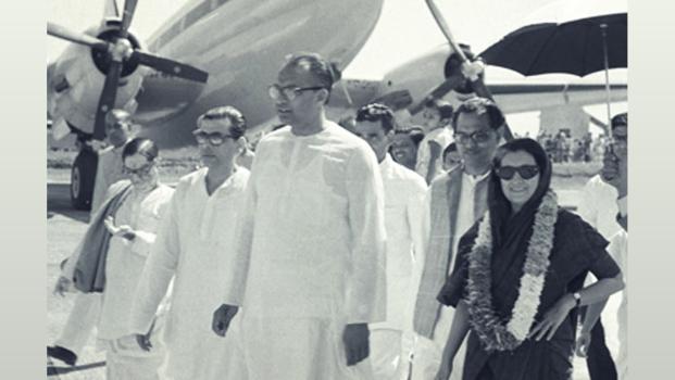 Biju Patnaik with Indira Gandhi