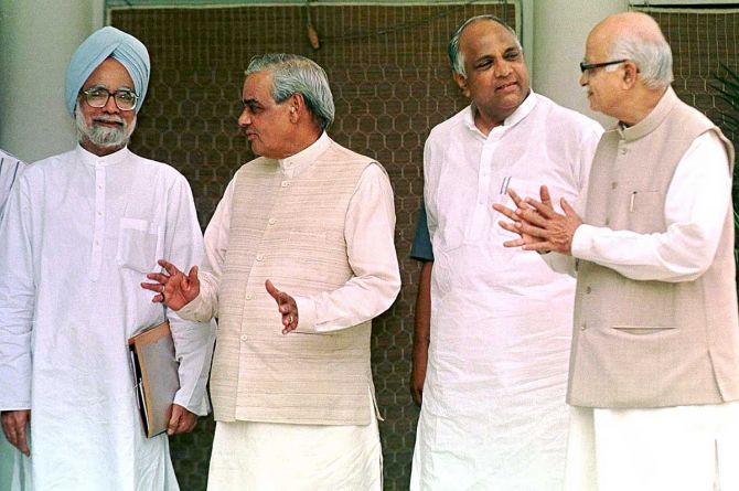 Manmohan Singh, Vajpayee, Sharad Pawar and L K Advani