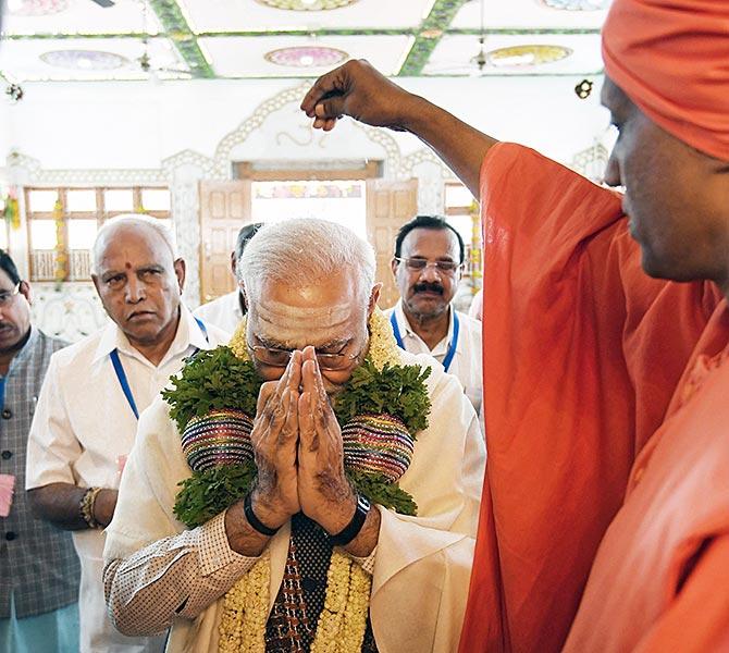 Prime Minister Narendra Damodardas Modi at the Siddhaganga Mutt, Tumkuru, Karnataka, January 2, 2020. Photograph: Press Information Bureau