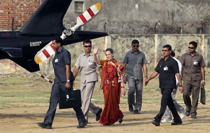 Why do SPG Commando wear black glasses, SPG commando