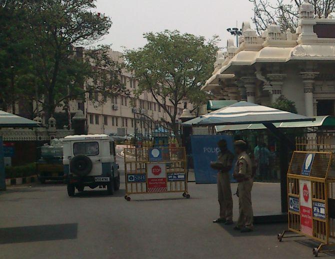 HC Stays Demolition Of Telangana Secretariat Till July 13 - Rediff.com ...