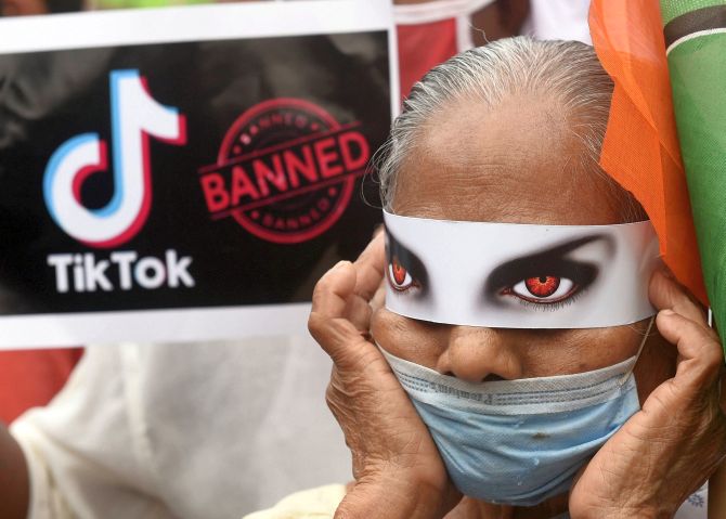TikTok goes completely offline in India
