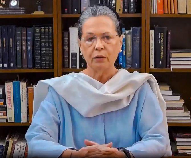 Govt dismantling India's environment rules: Sonia