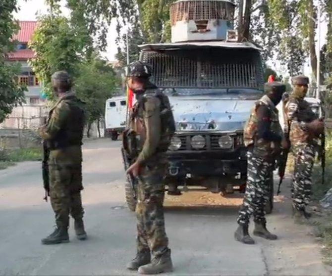 CRPF jawan, 2 terrorists killed in encounter in J-K's Pulwama - Rediff ...