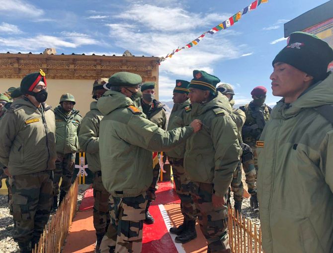 Army Chief MM Naravane meets jawans in Ladakh