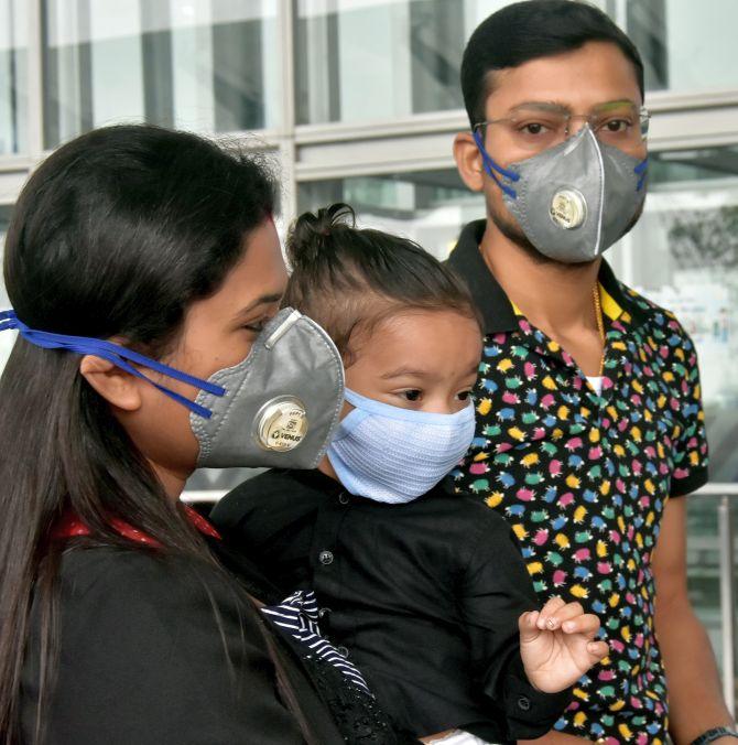 Govt warns against use of N-95s with valved respirator