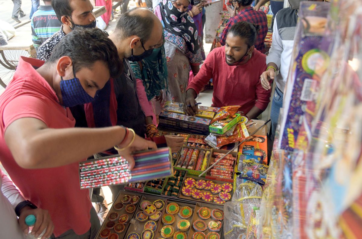 Storage, sale, use of firecrackers are banned