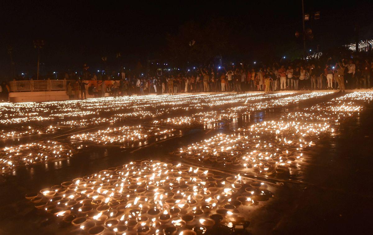 lighting diya for ram mandir