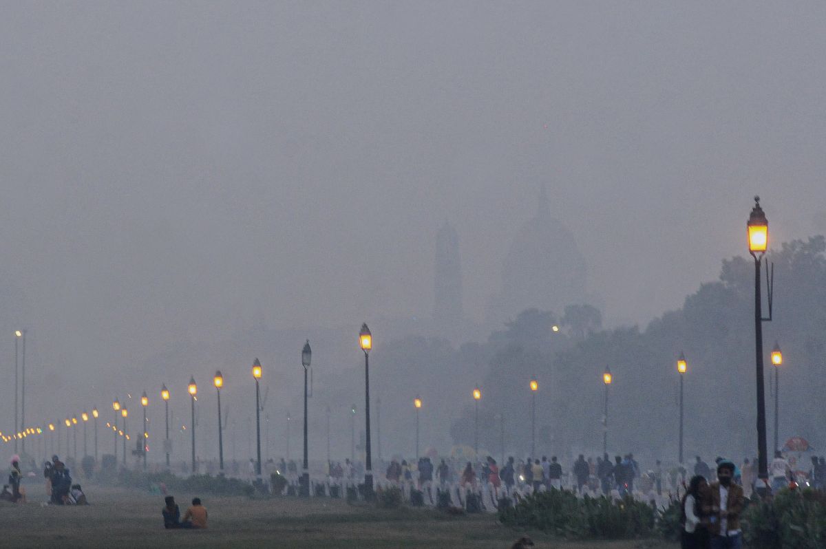 Kejriwal unveils 15-point plan to fight air pollution