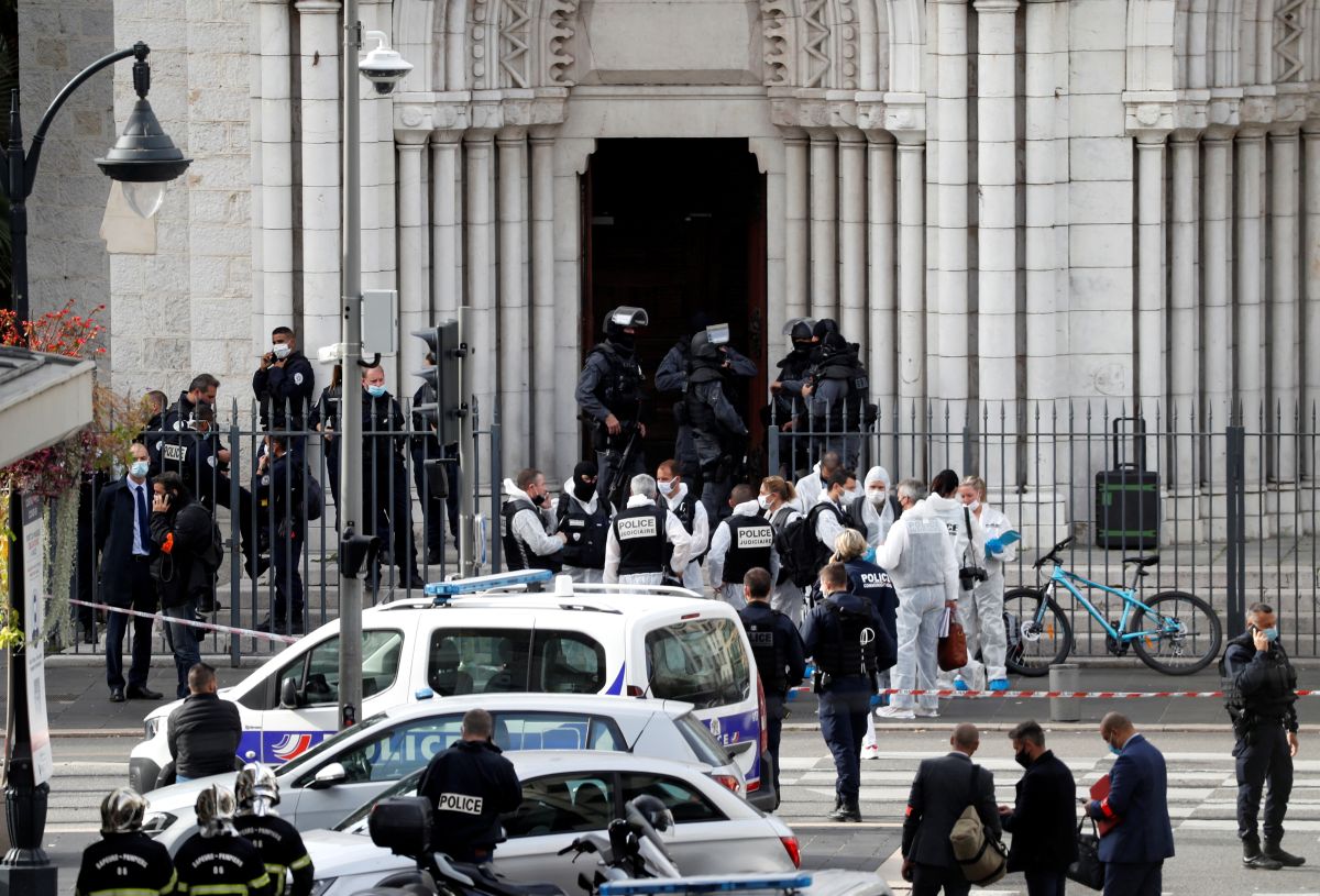 3 dead in knife attack near church in France's Nice - Rediff.com India News
