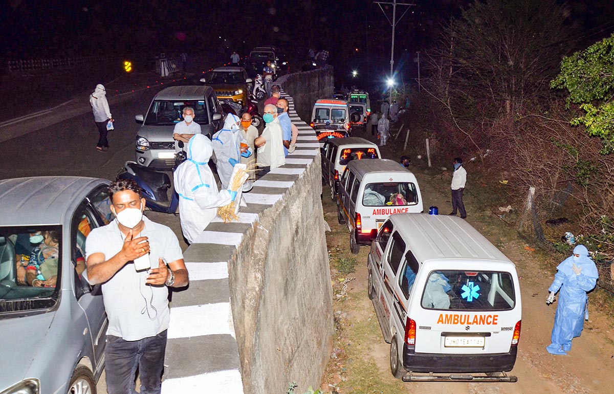 Long wait at crematoriums in Gujarat amid Covid surge