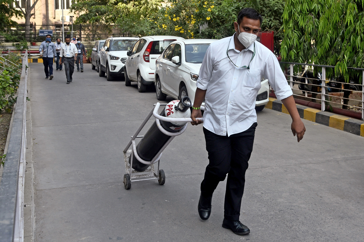 Delhi oxygen row: Kin of people who died demand probe