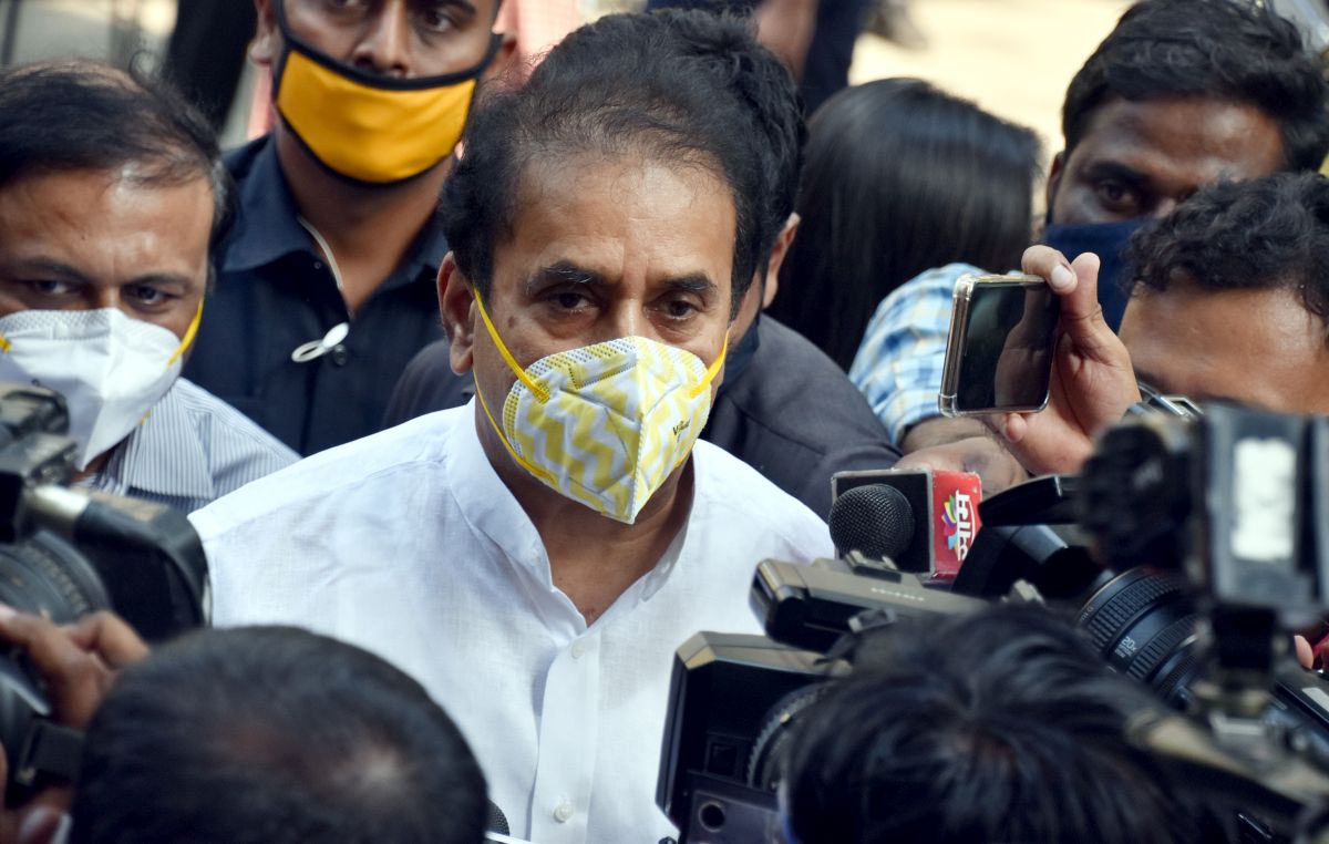 SC directs Bombay HC to hear Deshmukh's bail plea