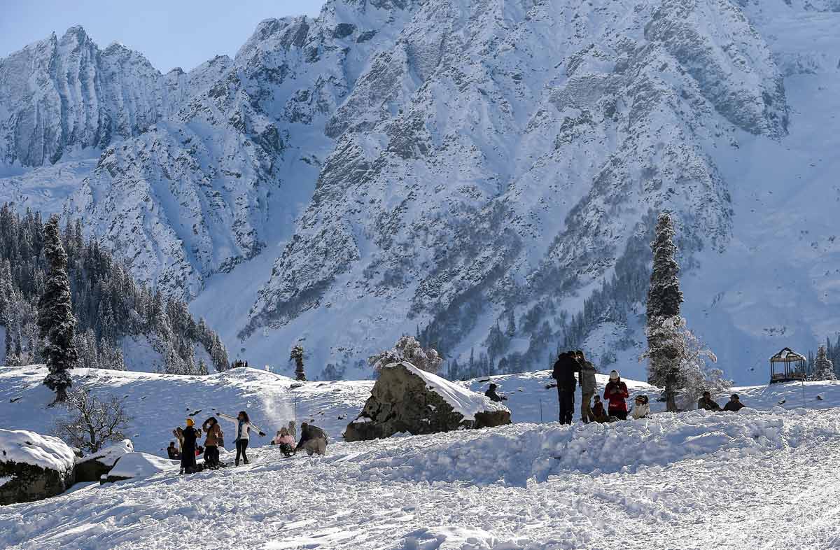 snowfall at Sonamarg