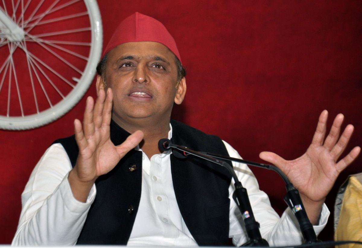 Miffed over MP snub, Akhilesh warns Congress