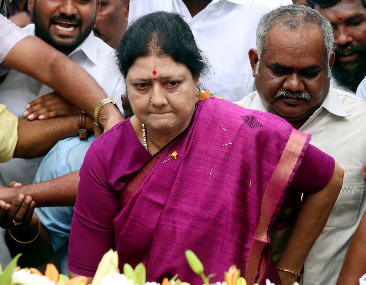 Jaya's death: TN panel indicts Sasikala, govt to act