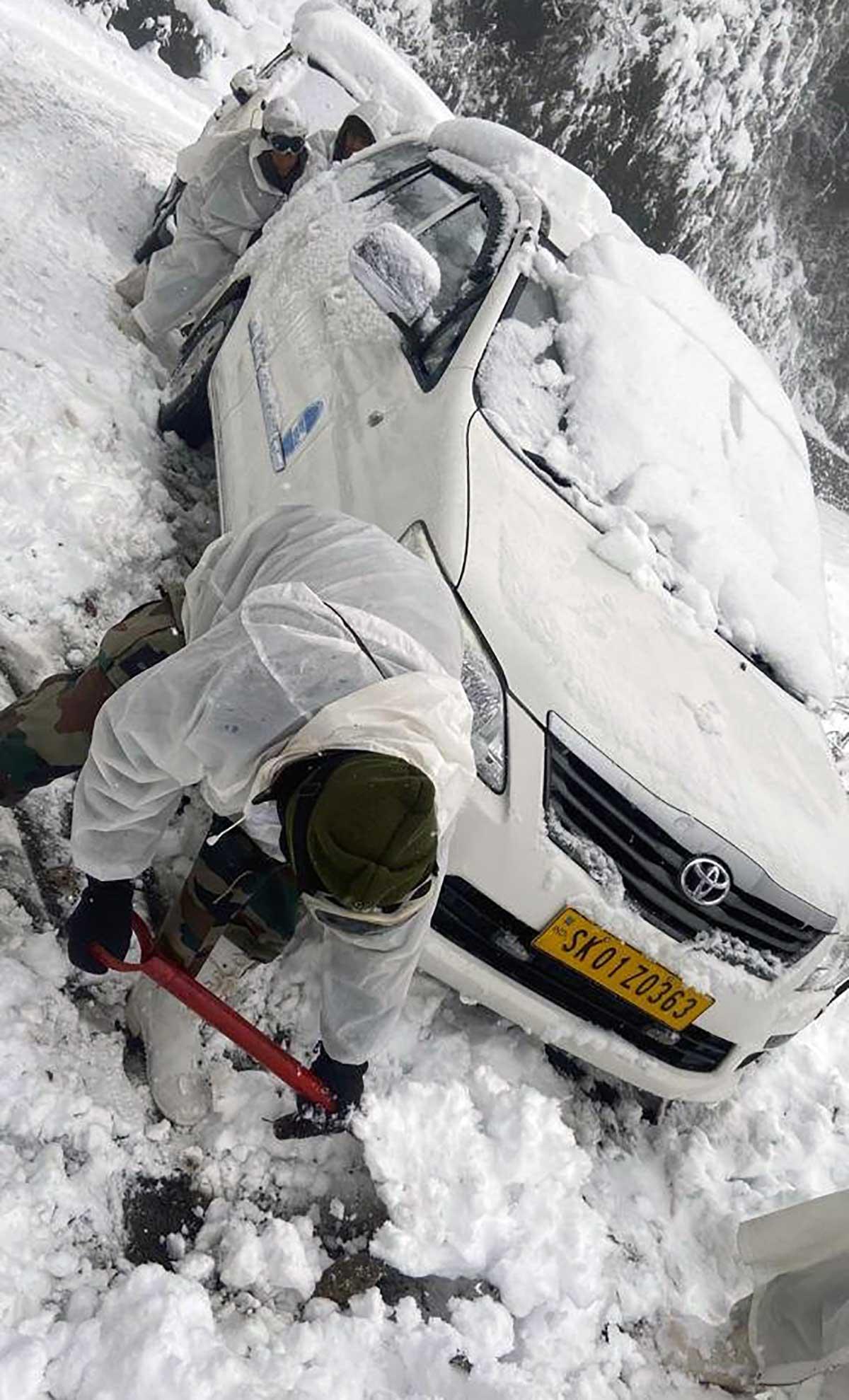 Lachung, Sikkim, snowfall