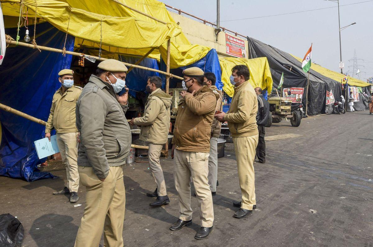 Farmers asked to vacate Ghazipur border protest site ...