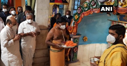 Karnataka CM-designate Basavaraj Bommai offers prayers at Bhagavan Sri Maruthi Temple in Bengaluru