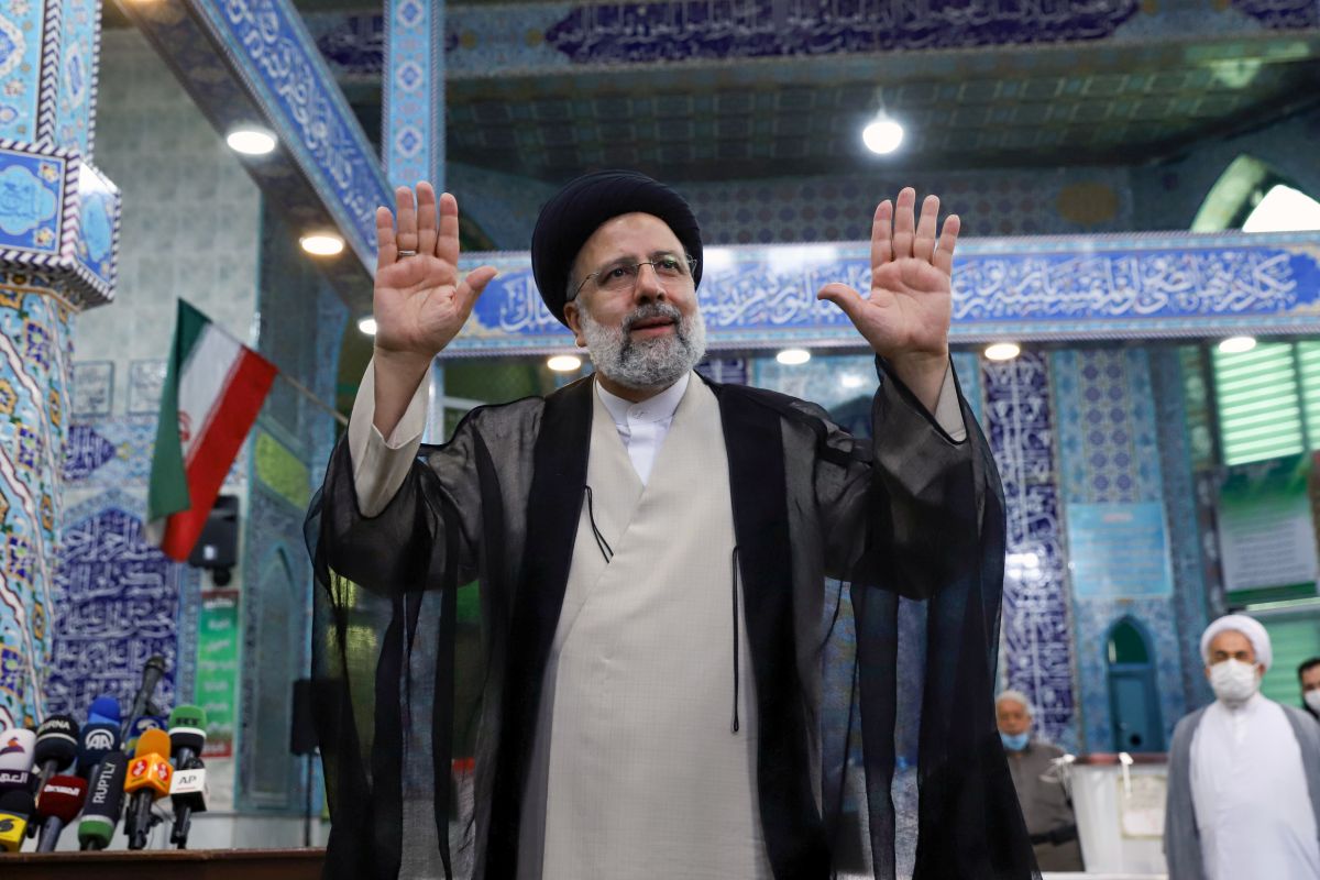 Raisi's Instagram post urges Iranians to pray for him