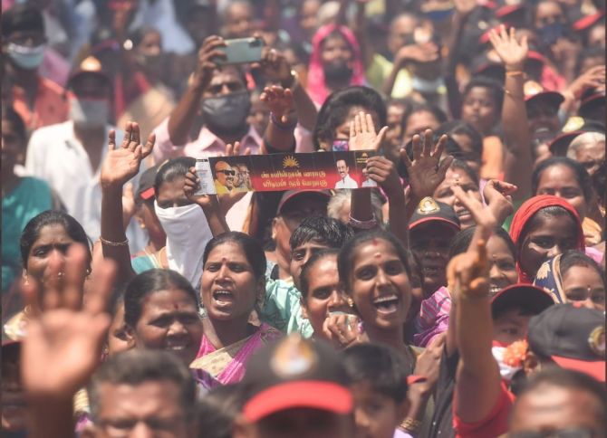 Tight contest in TN, but with edge to DMK' - Rediff.com India News
