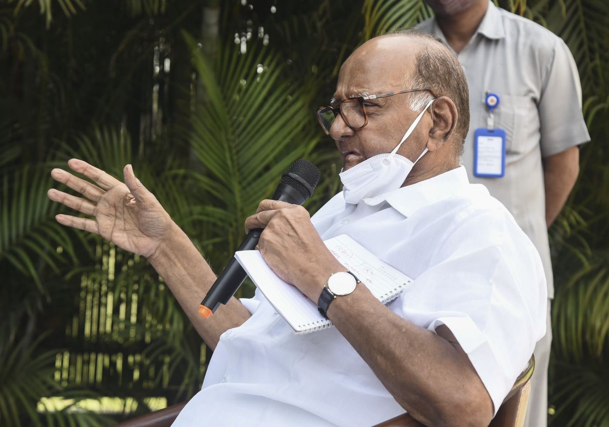 Ncp Leaders Meet At Pawar S Home Decide To Stick By Deshmukh Rediff Com India News