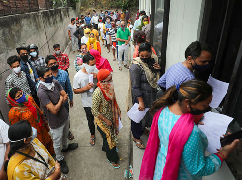 People line up at a Covid vaccine centre
