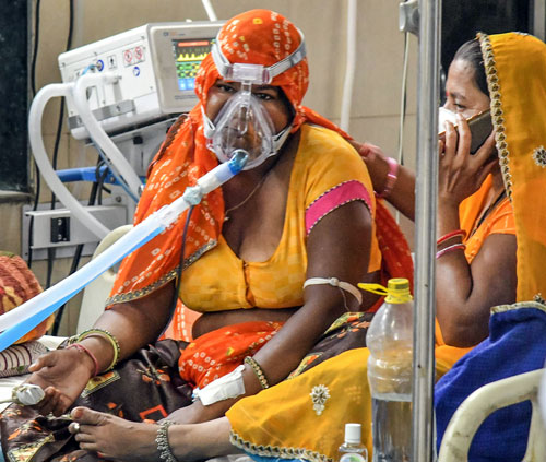 A Covid patient gets oxygen support in Ajmer
