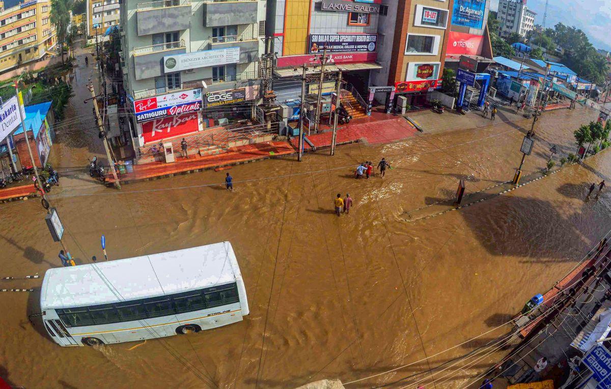 25 Killed, 17 Missing As Flash Floods Ravage Andhra Pradesh - Rediff ...