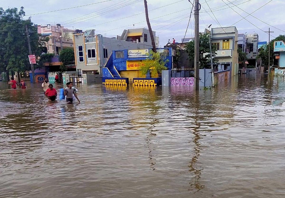 25 Killed, 17 Missing As Flash Floods Ravage Andhra Pradesh - Rediff ...