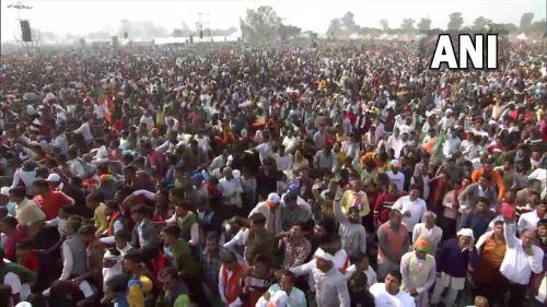 Crowds at Jewar to watch the ceremony