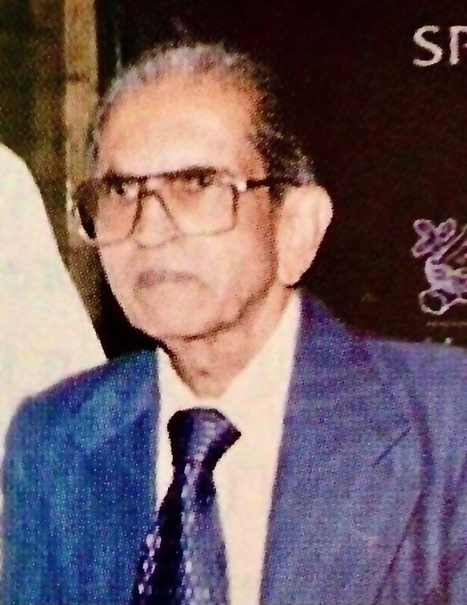 Dr Mahendra N Parikh