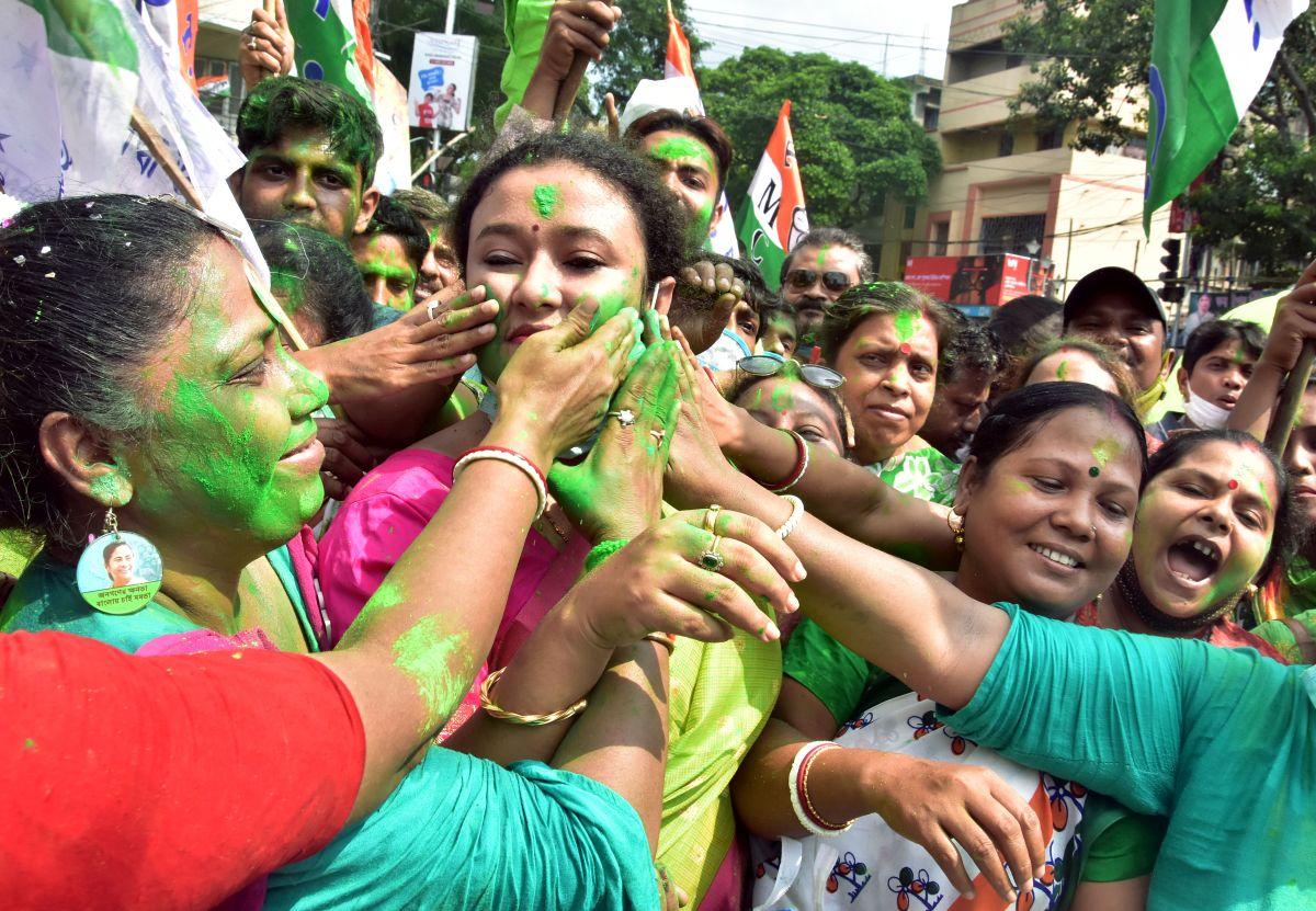 Bengal Bypoll: EC Bans Victory Celebrations Fearing Violence - Rediff ...