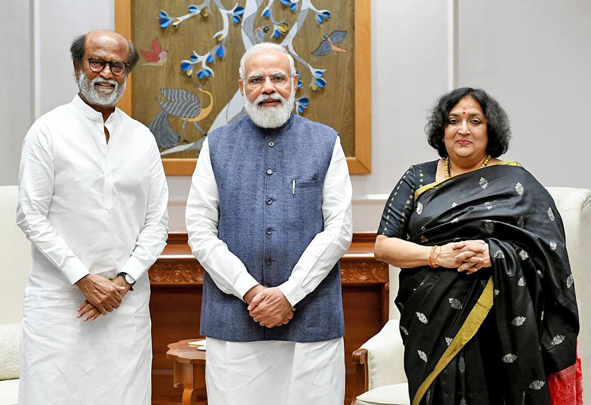 Look, Who Modi Met