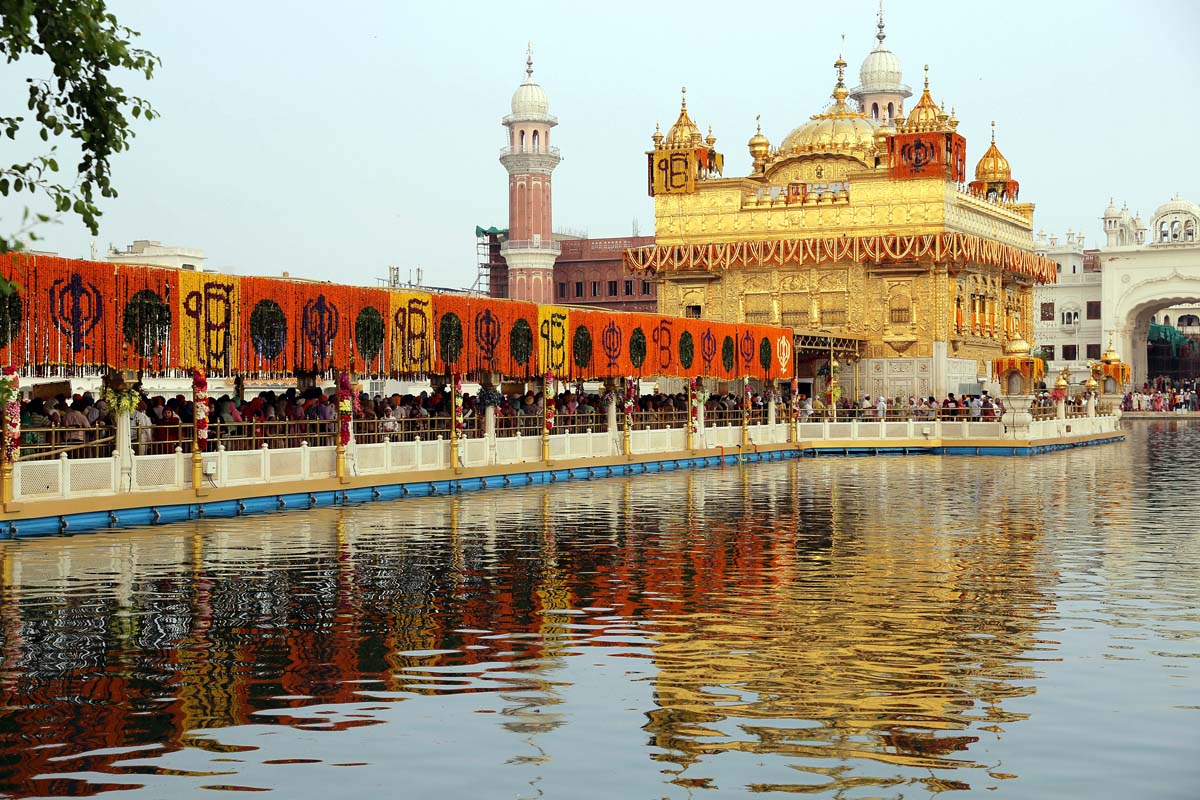 Man lynched at Golden Temple over 'sacrilege' bid