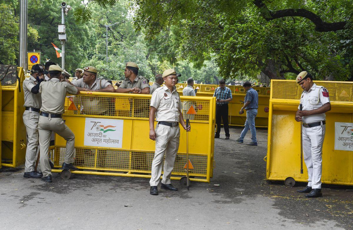 Thousands Of Farmers Gather In Delhi For Mahapanchayat - Rediff.com ...