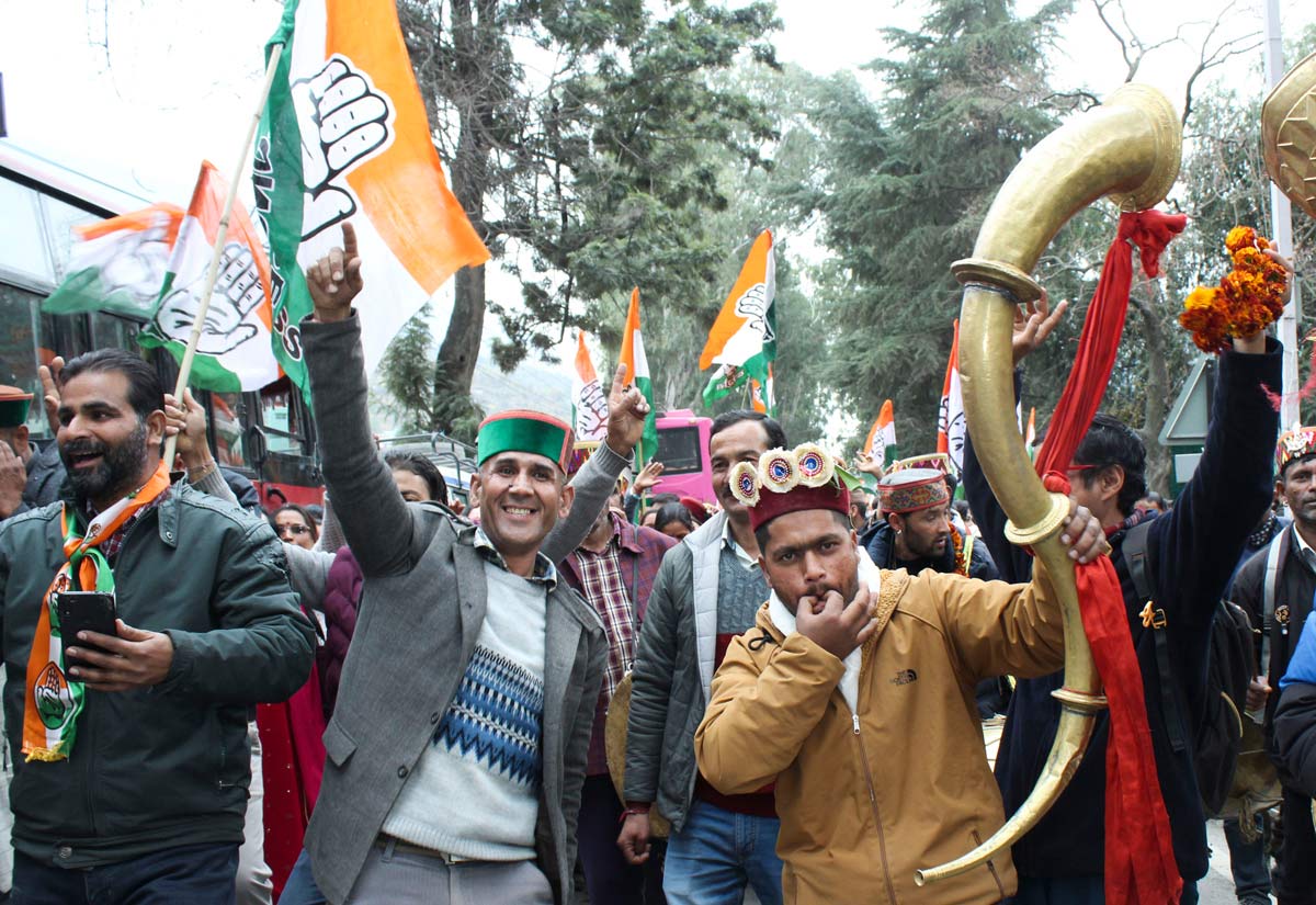 Cong gets a slight edge over BJP in Himachal Pradesh