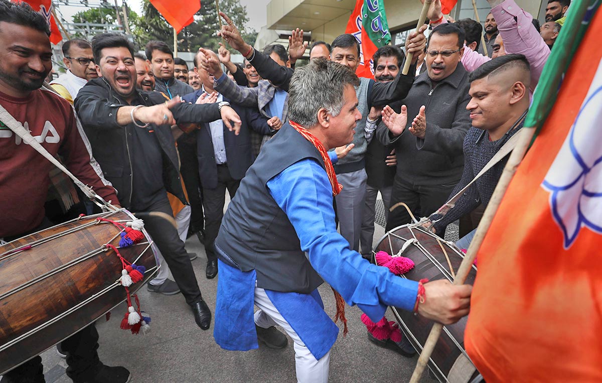 With dhol and dance, BJP celebrates big Gujarat win