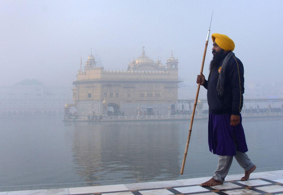 A foggy morning at the Golden Temple