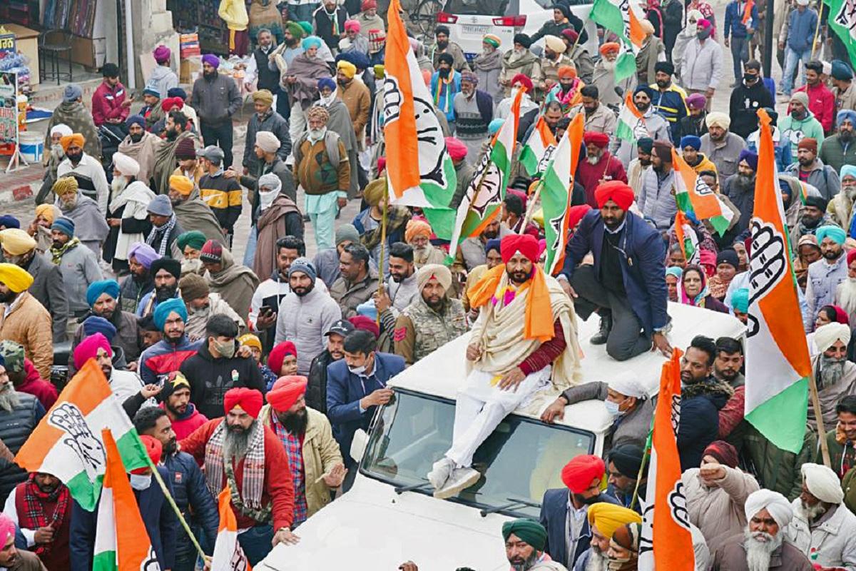 Challenges and dares mark Punjab's election campaign - Rediff.com India ...